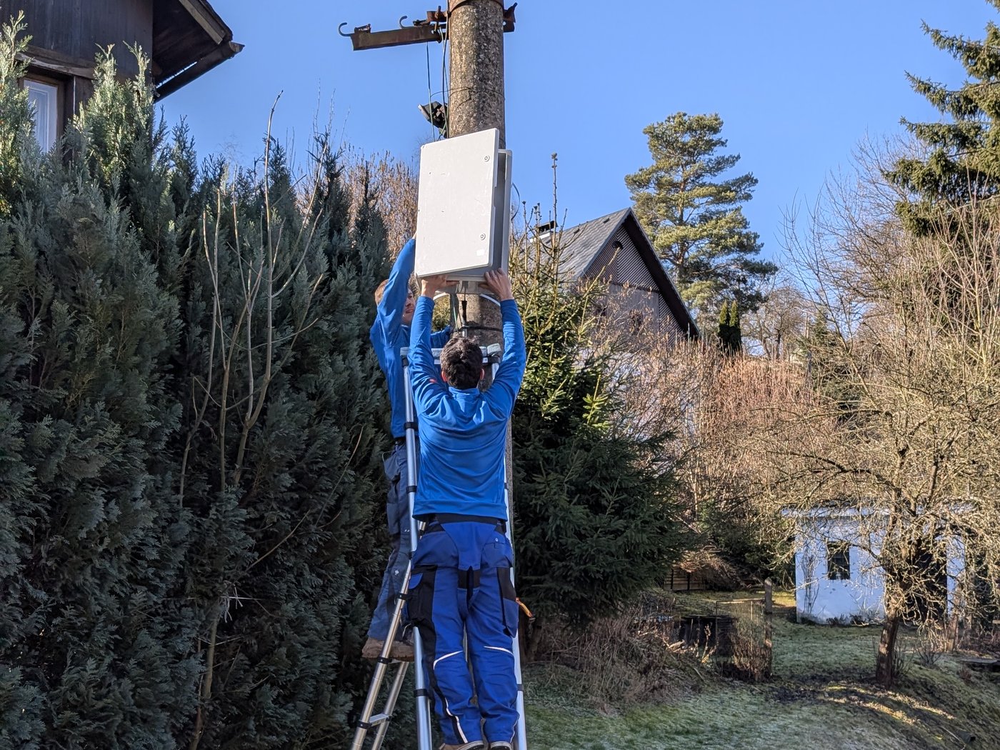 Instalace měřicí jednotky na sloup